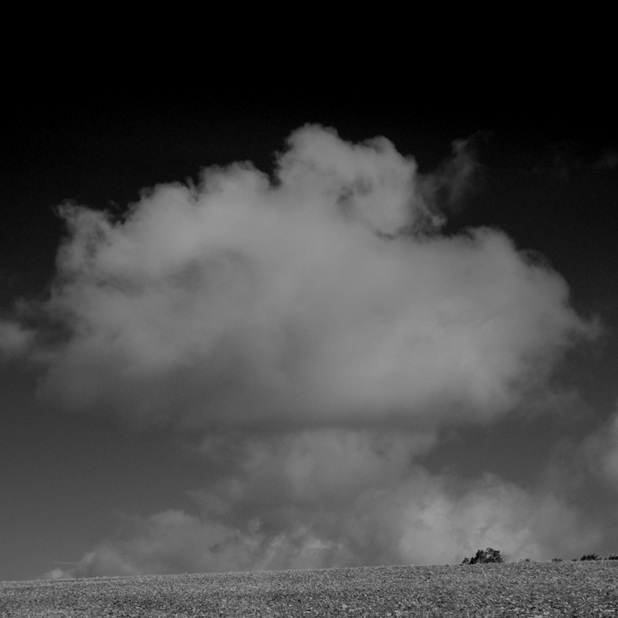 ©Hervey Nuage bombe climatique noir et blanc